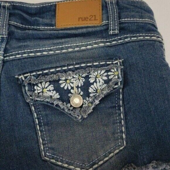 Rue21 Junior's Daisy Dukes Cut Off Distressed Jean Shorts Size 1/2 - Picture 6 of 12
